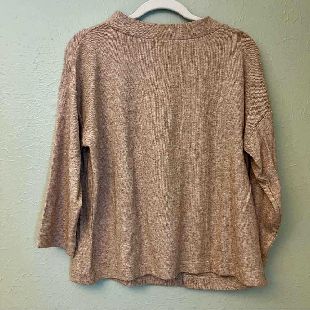 ANN TAYLOR FACTORY Beige Sweater Size M